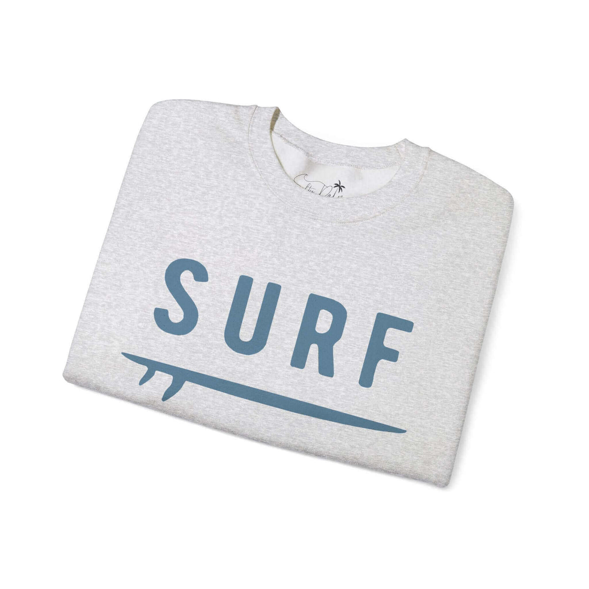 Ash grey crewneck sweatshirt with "Surf" print, made from 50% cotton and 50% polyester, ideal for surfers and beachgoers.